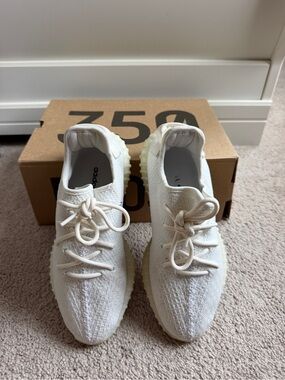 Women’s Yeezy Boost 350 V2 Triple White Sneakers